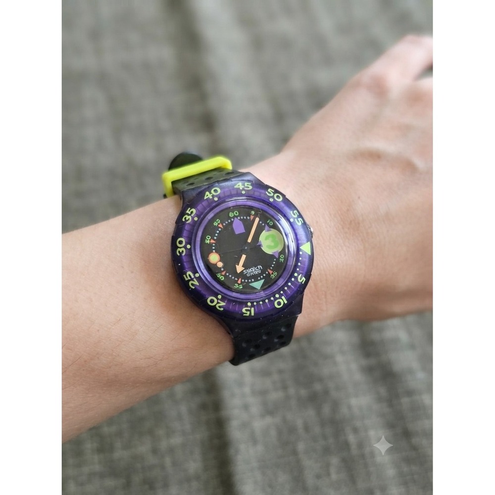 Swatch Coming Tide Scuba 200 Watch New Deadstock Collectible Vintage Swiss Watch